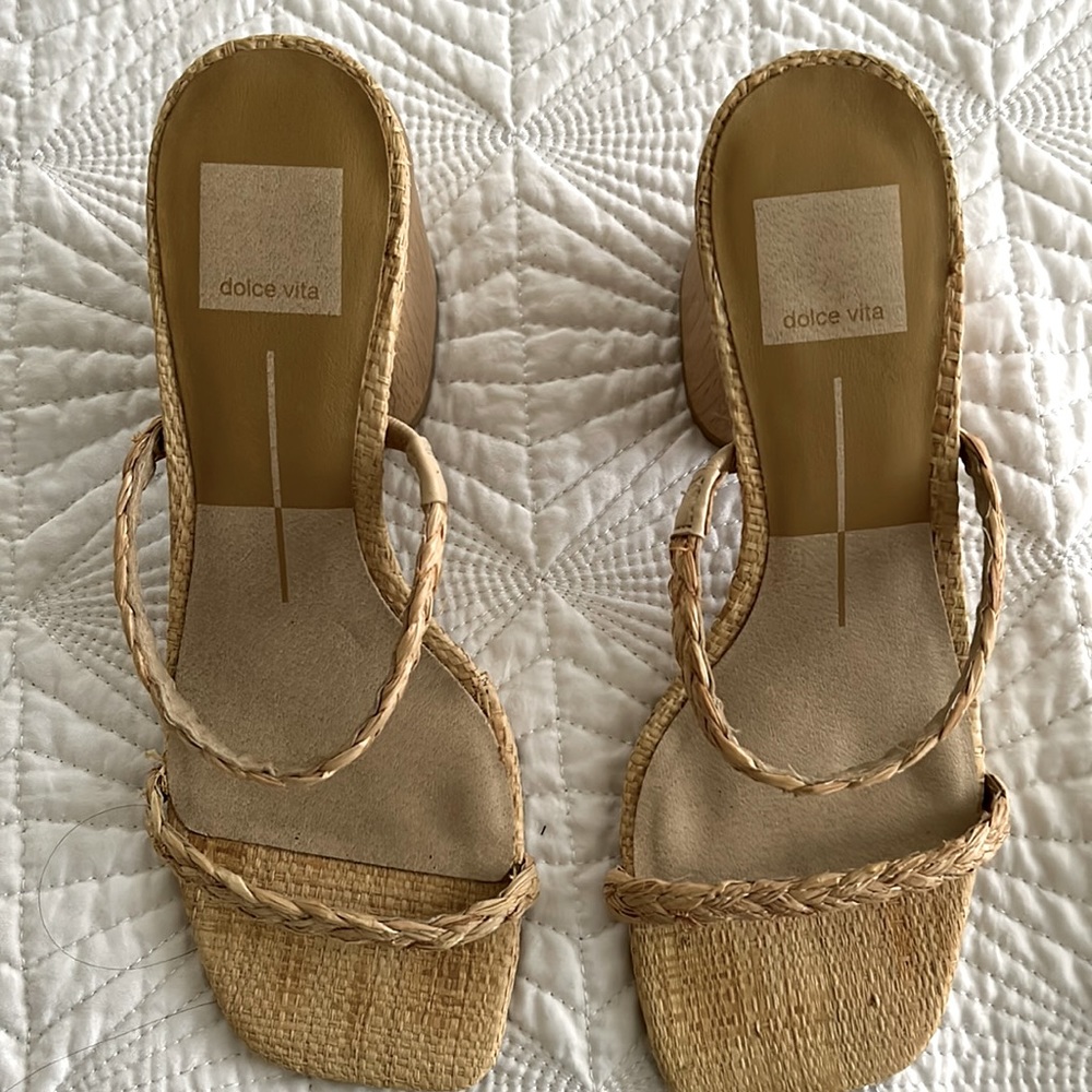 Dolce vita sandals